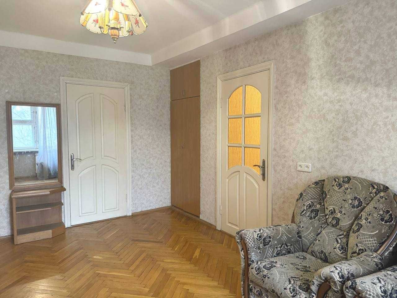 Велика квартира 124 м.кв., просп. Перемоги, 22. Метро КПІ