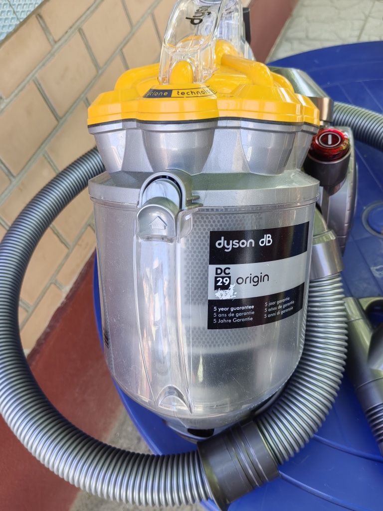 Пилосос Dyson. Оригінал.