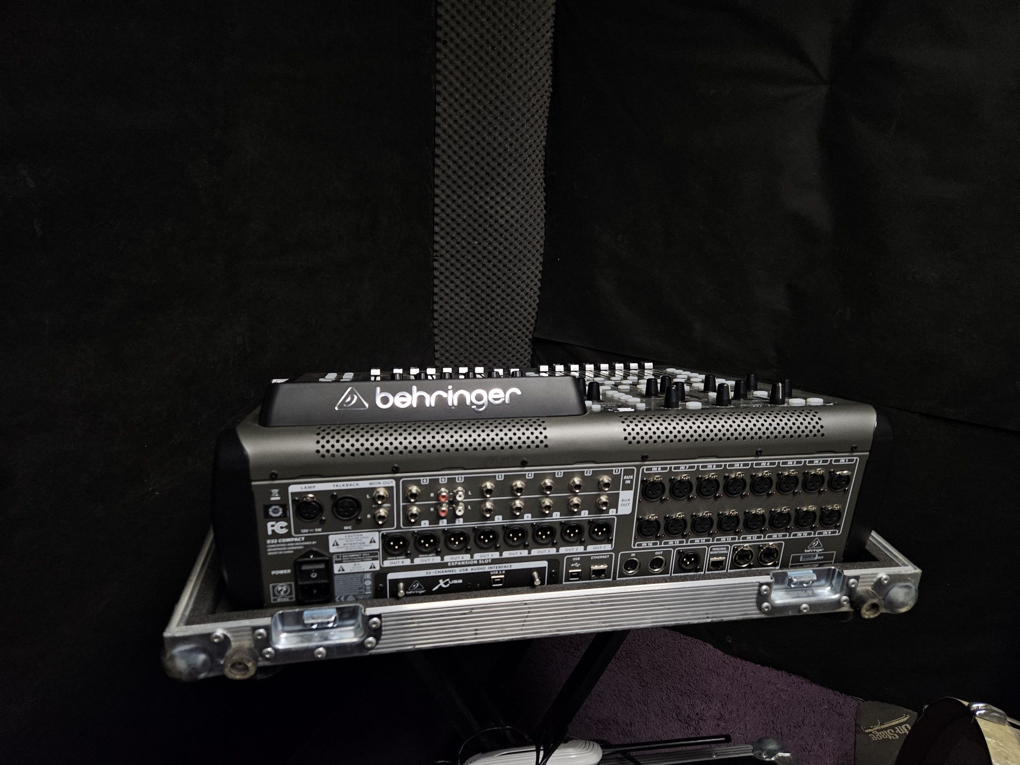 Behringer x32 compact, stan idealny