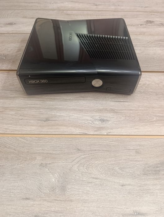 Консоль Microsoft Xbox 360 S 250GB Black Без Геймпада Б/У