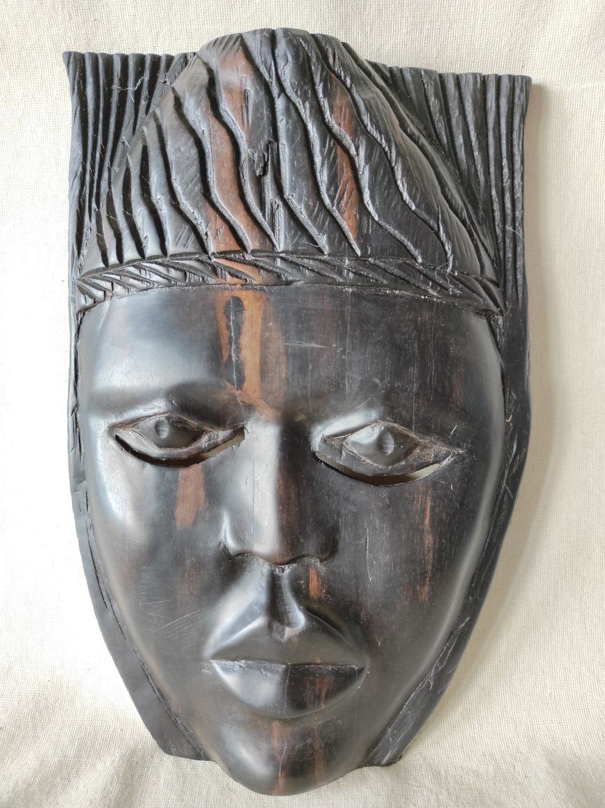 Stara ręcznie rzeźbiona maska afrykańska z hebanu