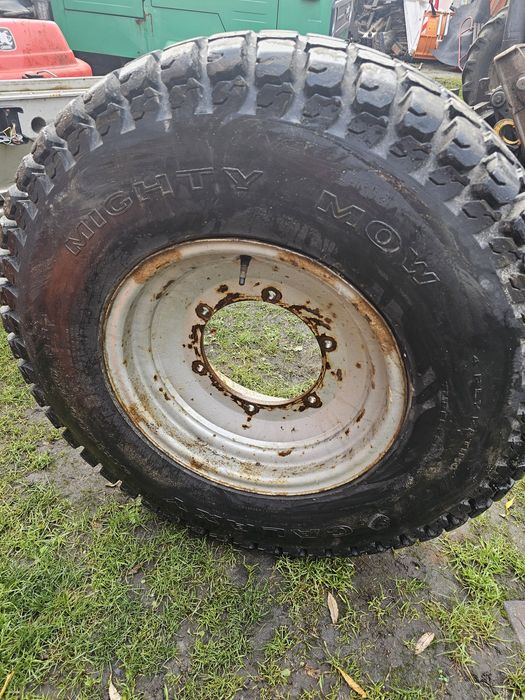 Kola opony felgi trawiaste new holland