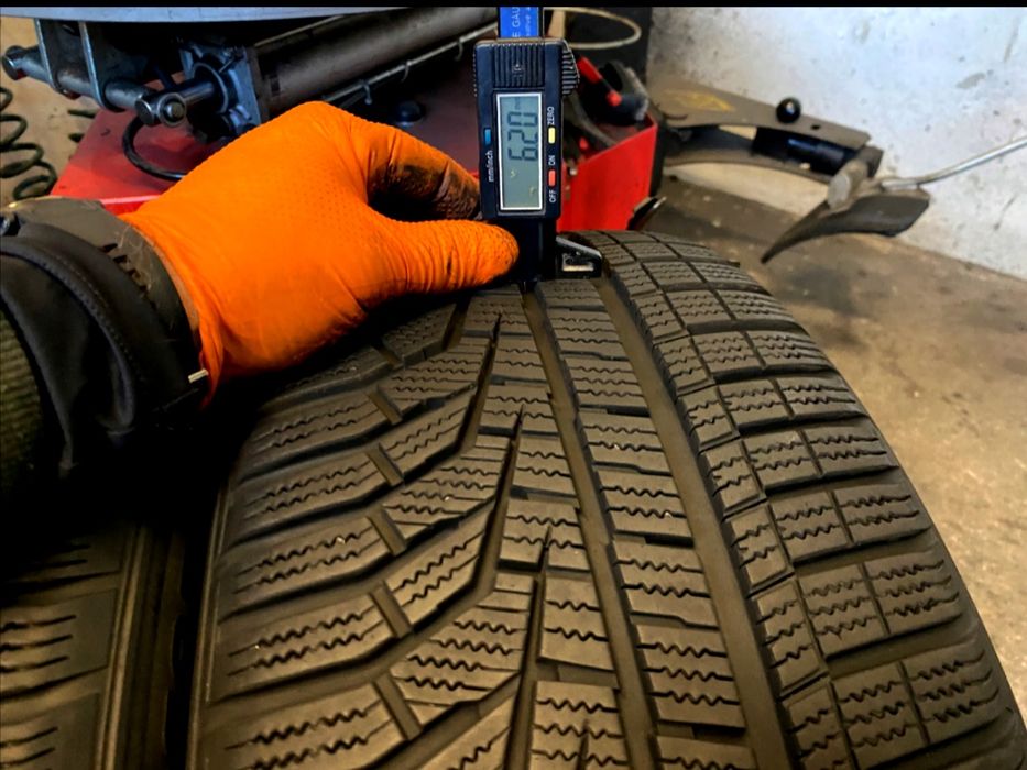 2019r 225/50 R17 98V HANKOOK Winter i*Cept Evo2 W320 M+S Bieżnik~6mm