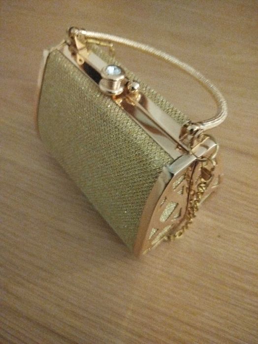 Torebka wizytowa,w kolorze złota