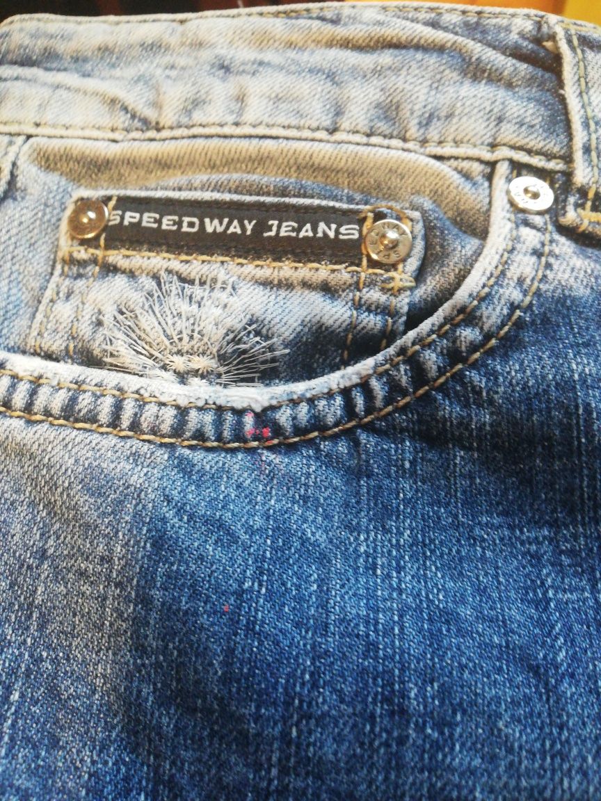 Spodnie jeans damskie