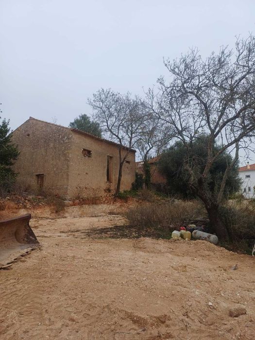 Terreno com Duas Ruínas para Desenvolvimento Messines de Baixo Algarve
