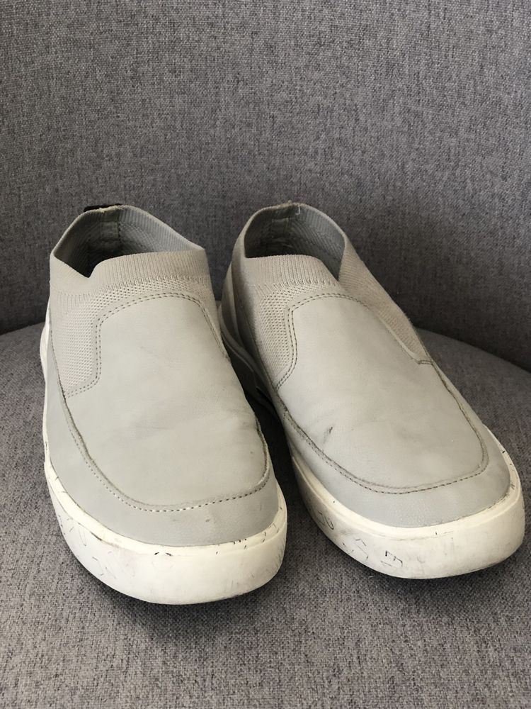 Buty ZARA szkolne wkładane biała podeszwa  Rozm. 35