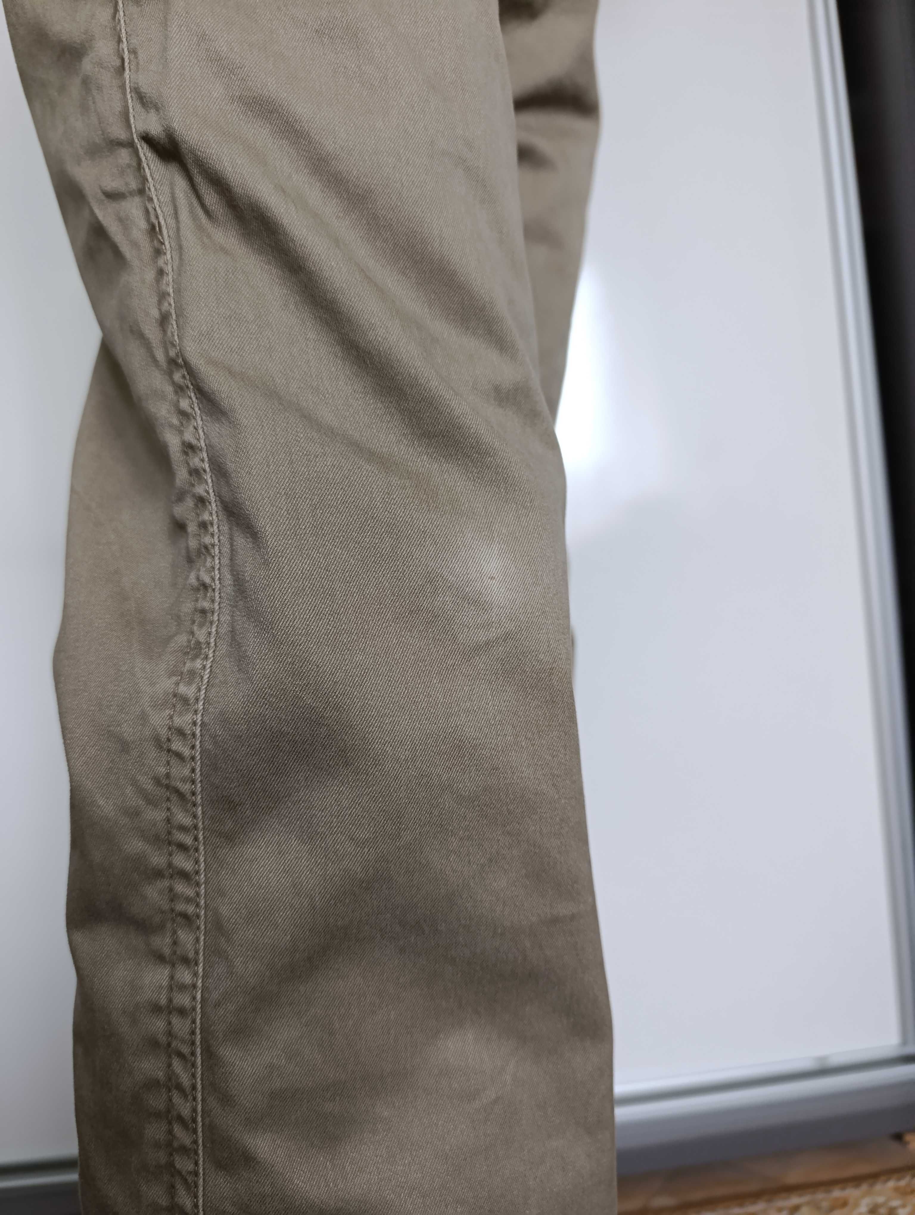 Beżowe spodnie męskie luźne Cottonfield Straight Fit 31 bawełna