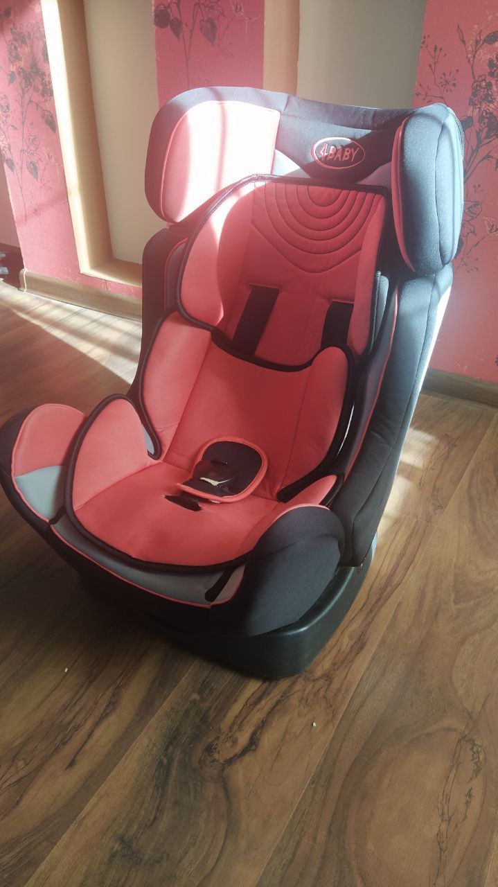 Автомобільне дитяче крісло 4Baby