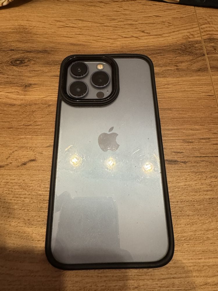 Różne etui iphone 13 pro