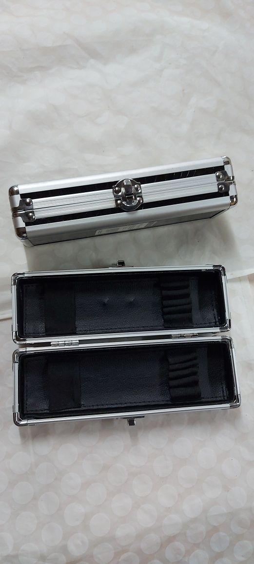 Etui do długopisów