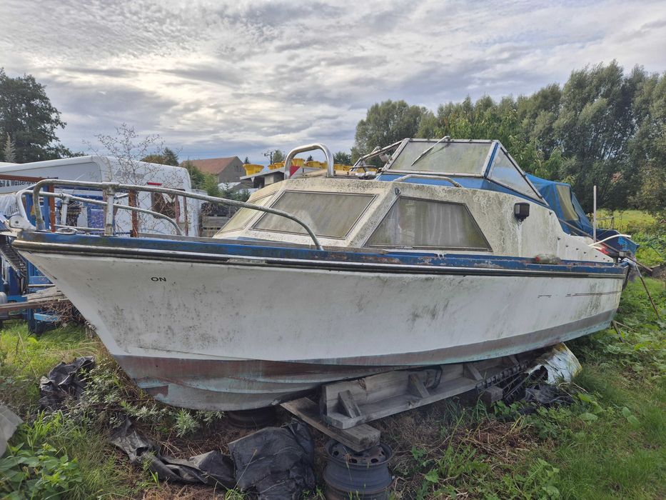 łódź kabinowa , motorowa - projekt na zime