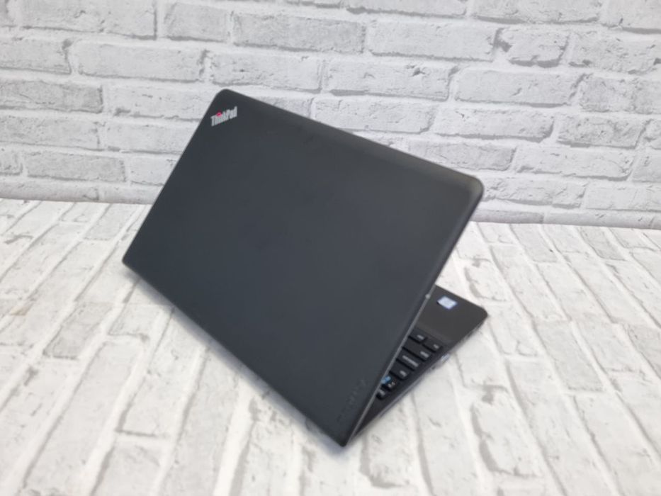 Lenovo 15,6" на i5 та 16Гб ОЗУ, 250Гб SSD