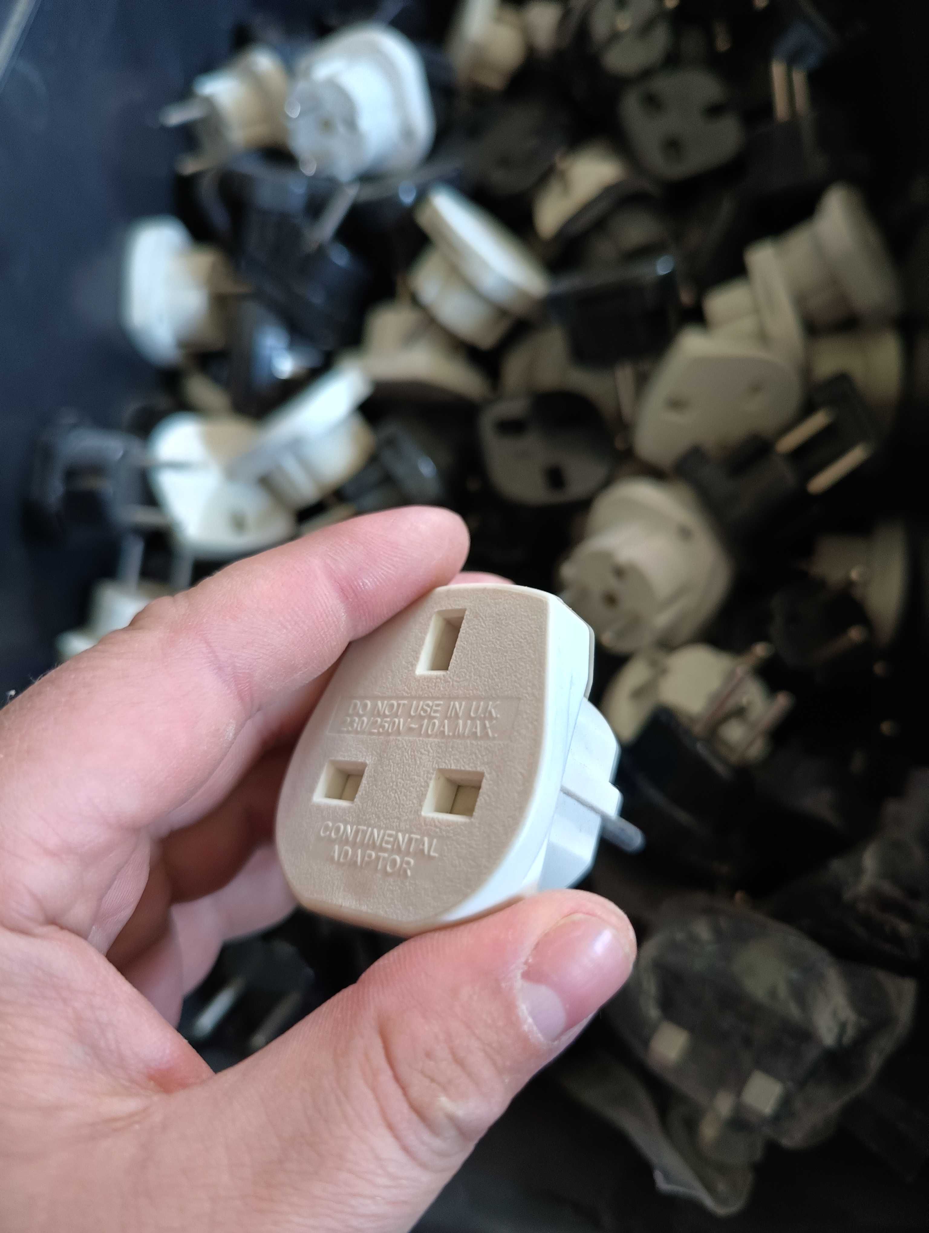 Adapter sieciowy wtyczka przejściówka EU PL UK - 120 sztuk