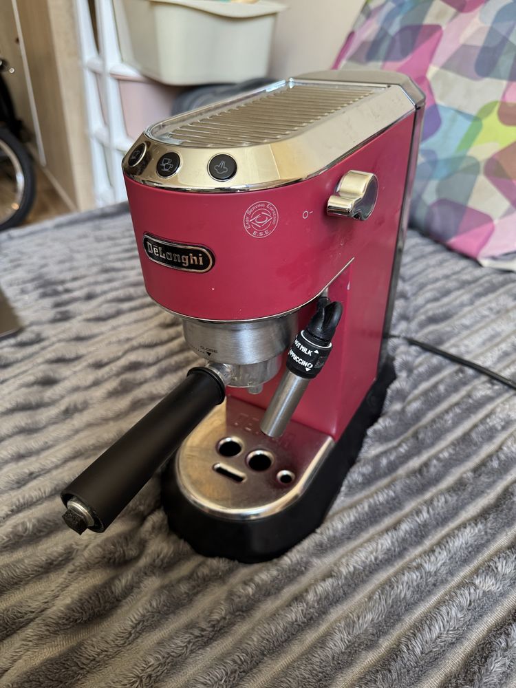 Delonghi Dedicta ekspress kolbowy