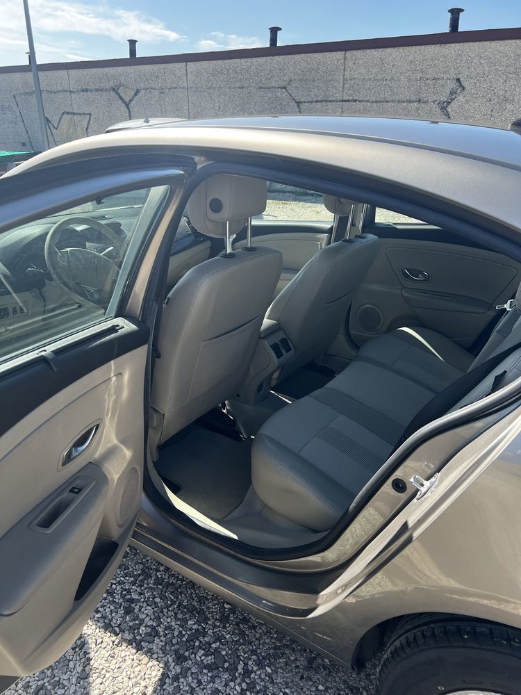 Renault Fluence 1.6 B + LPG