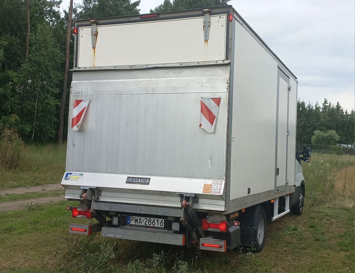 Iveco Daily 3,0 diesel, bliźniak,  winda 1t, kat B