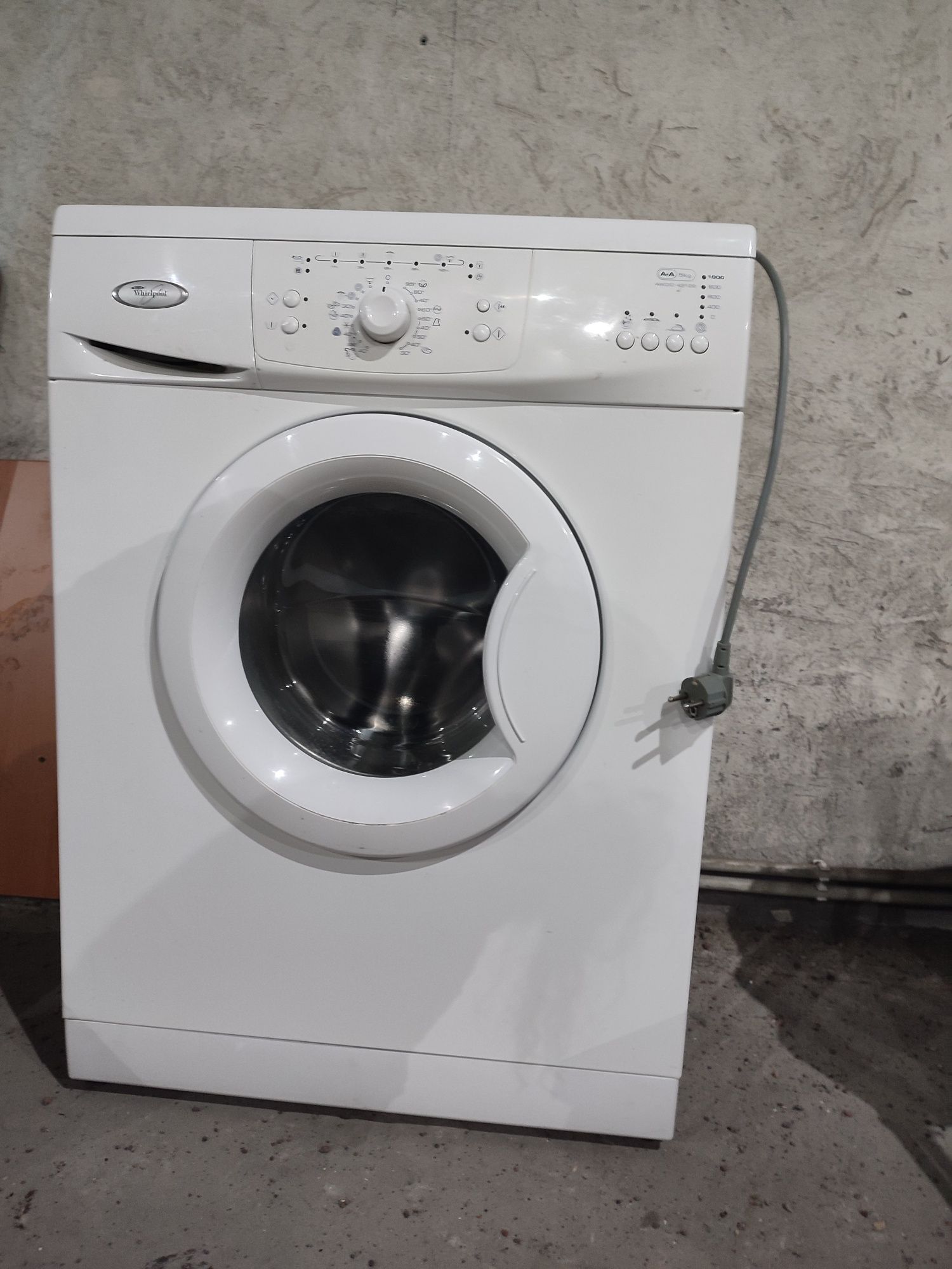 Пральна машина автомат Whirlpool б/у  Снижена цена - 4300грн !!!