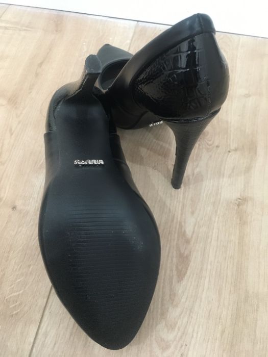 Sapatos pele - novos