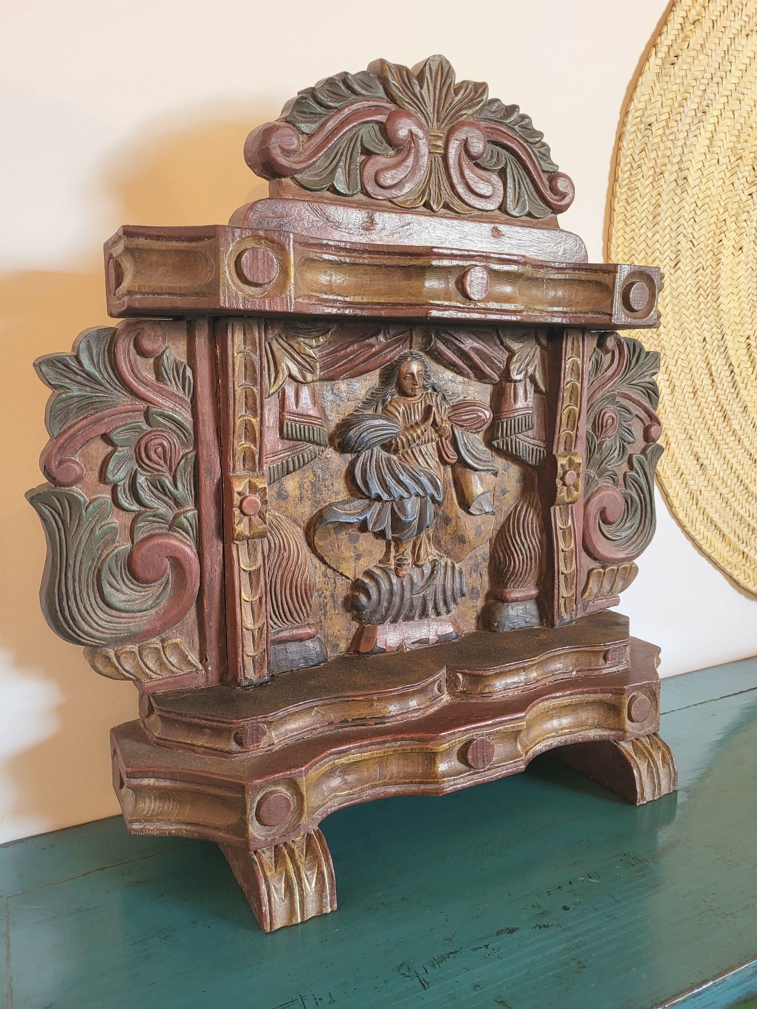 Altar, talha, expositor, tapetes, tecidos, loja, ferro, rustico