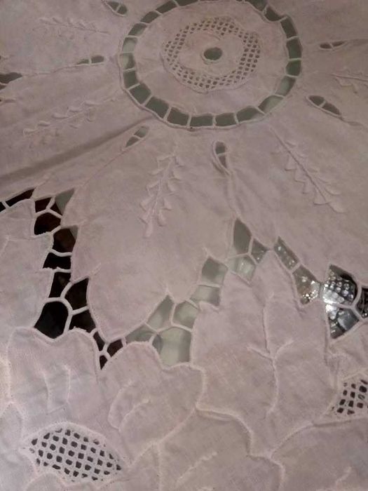 Toalha bordado da Madeira (com 12 guardanapos), artigo Nacional