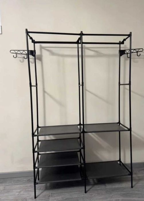 Універсальна вішалка стійка для одягу розкладна та зручна