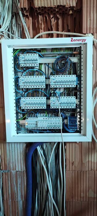 Elektryk, Instalacje elektryczne