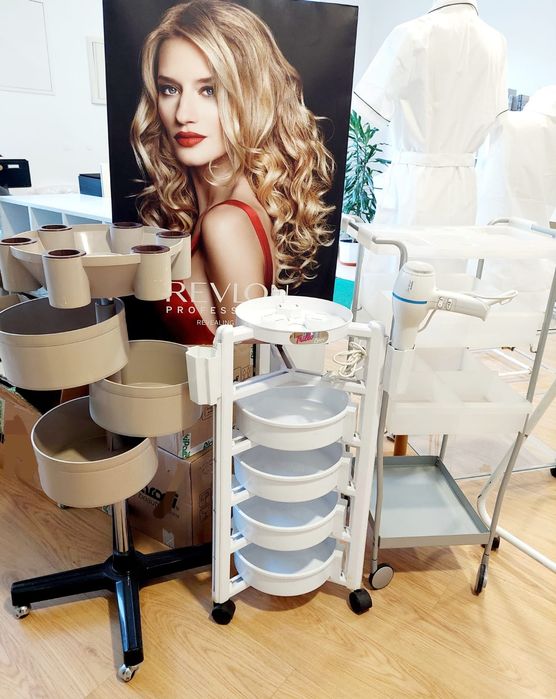 Stocks de Mobiliário, Cosmética p/ Cabeleireiros e Estética