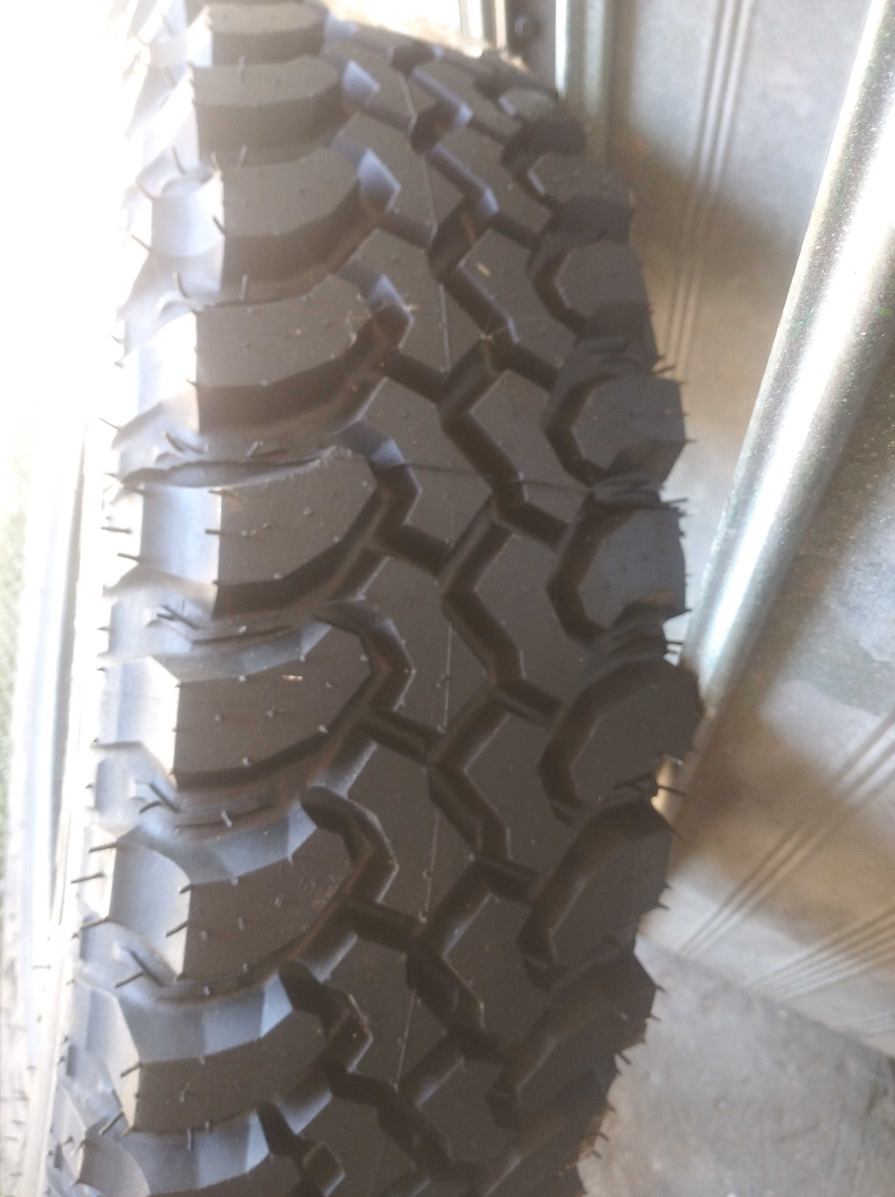 Pneu 205/80 R16 NOVO