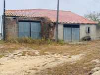 Armazém em terreno de 535m2 - a 15 kms de Caldas da Rainha