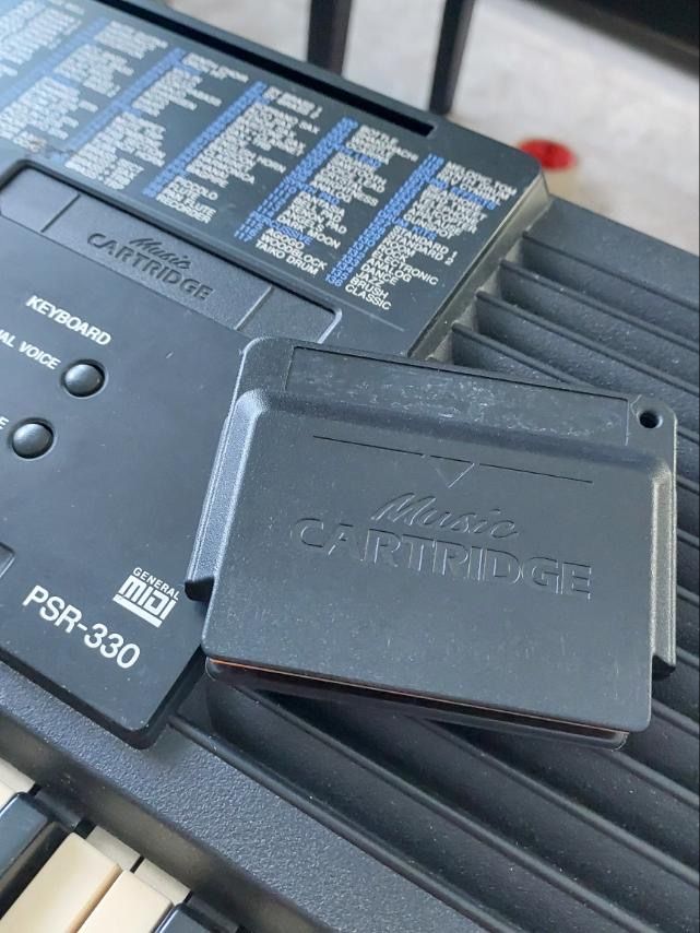 Синтезатор Yamaha PSR-330