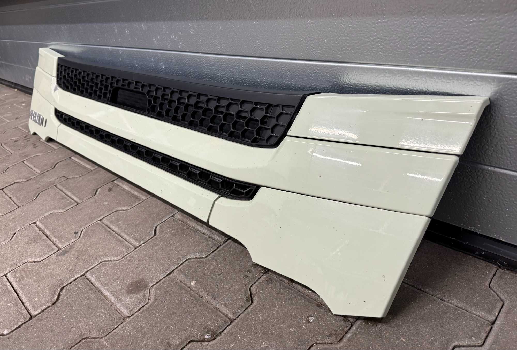 maska atrapa ławka SCANIA