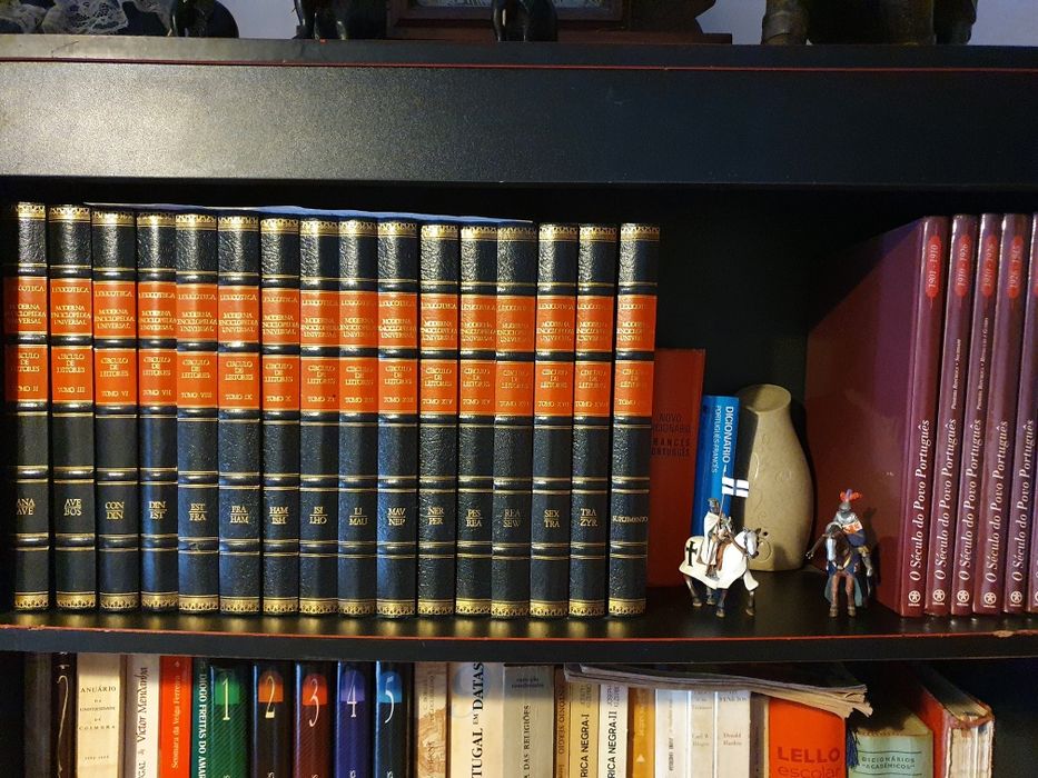 Livros culturais e enciclopédias