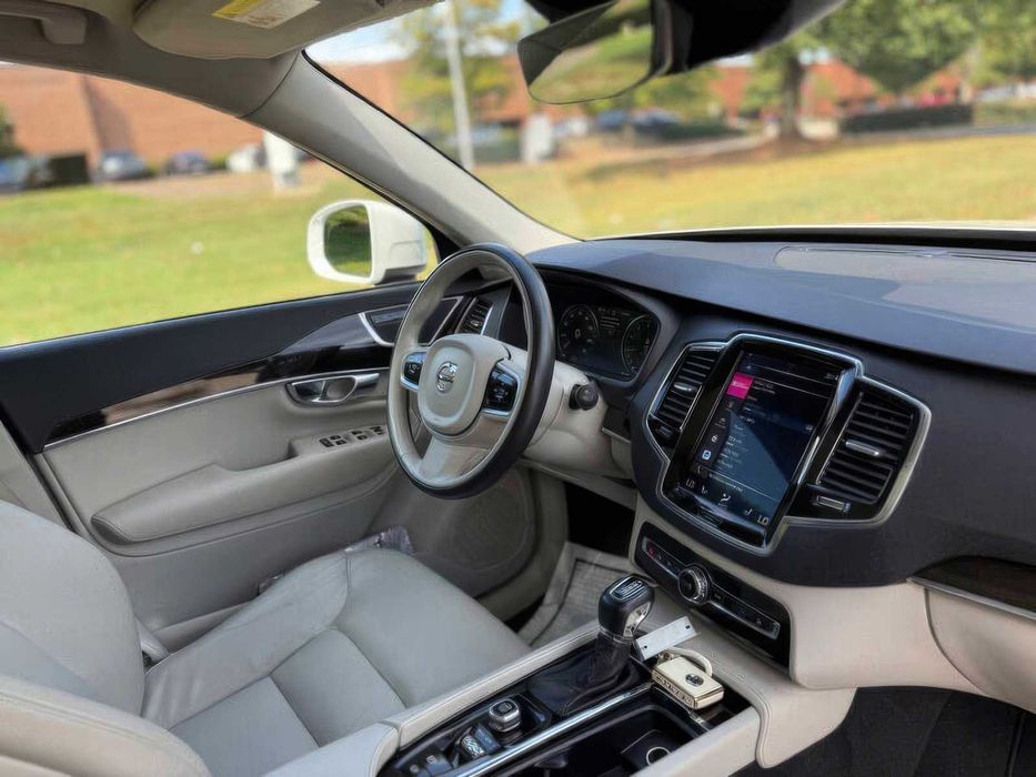 Volvo XC90      2018