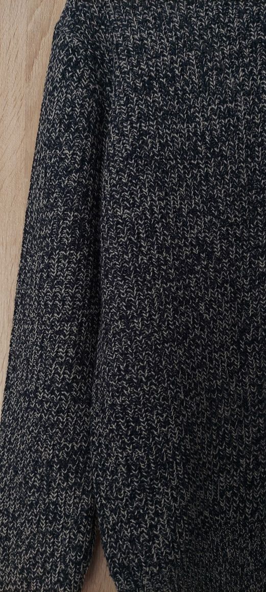 Gruby sweter zimowy