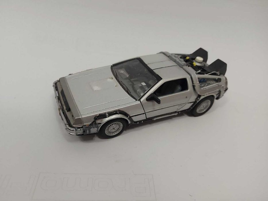 Коллекционные модели машин Назад в будущее Kinsmart