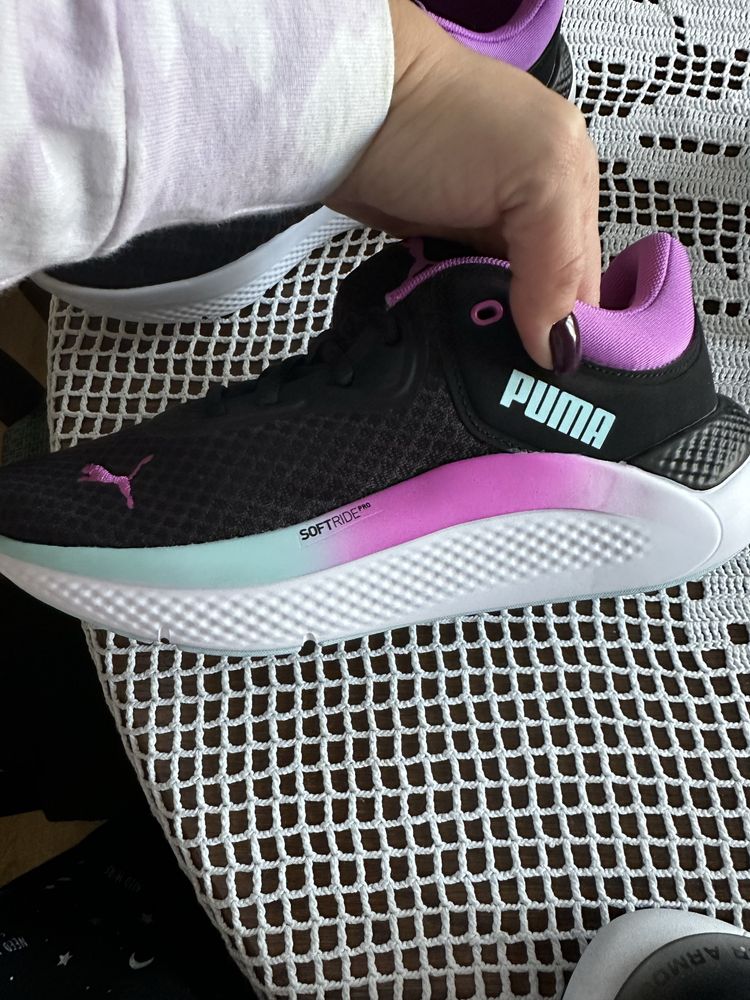 Оригінальні жіночі кросівки puma