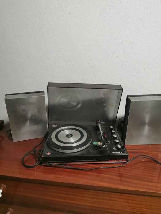 Varios aparelhos de música