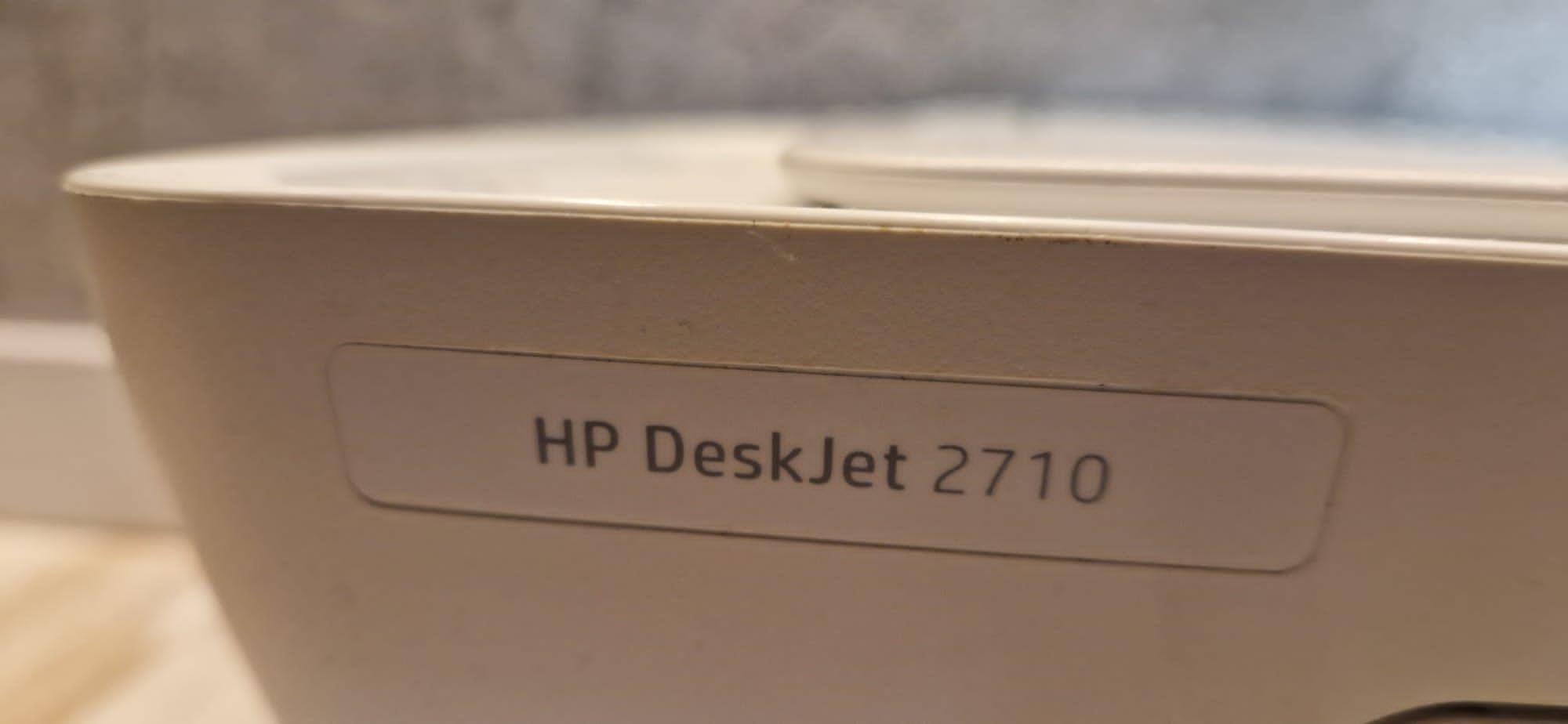 Drukarką HP 2710 WiFi