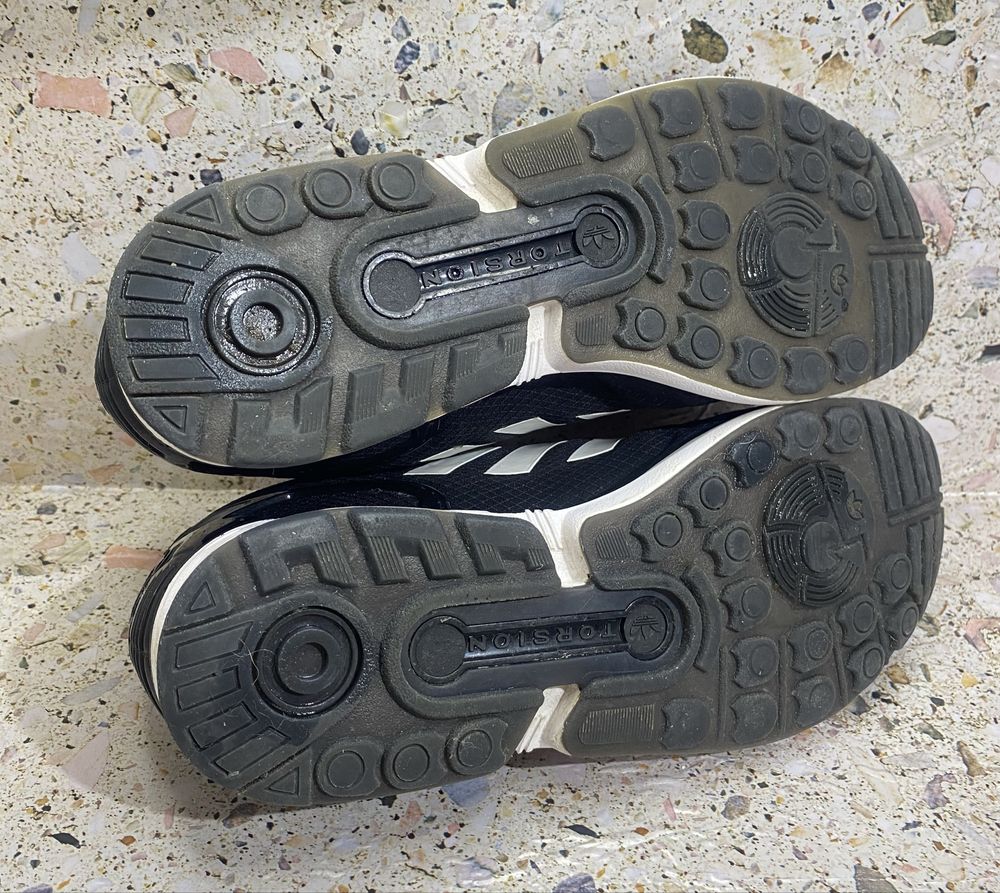 Adidas Torsion black