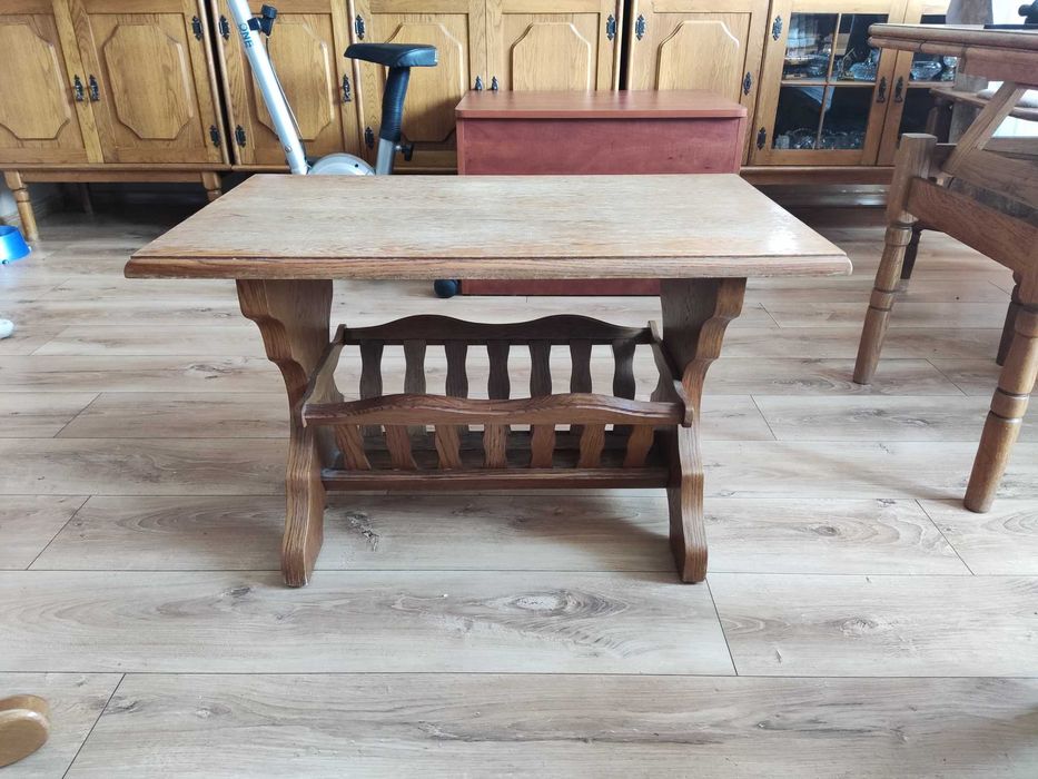 Stolik kawowo-gazetowy