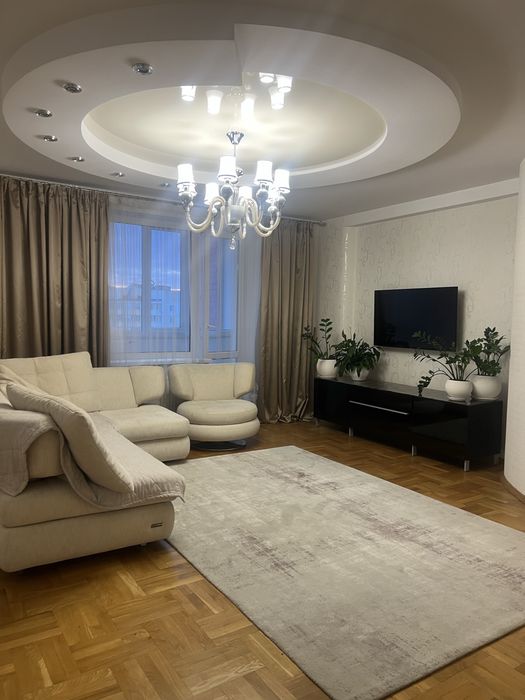 Продаж 3-х кімнатної квартири на Поділлі