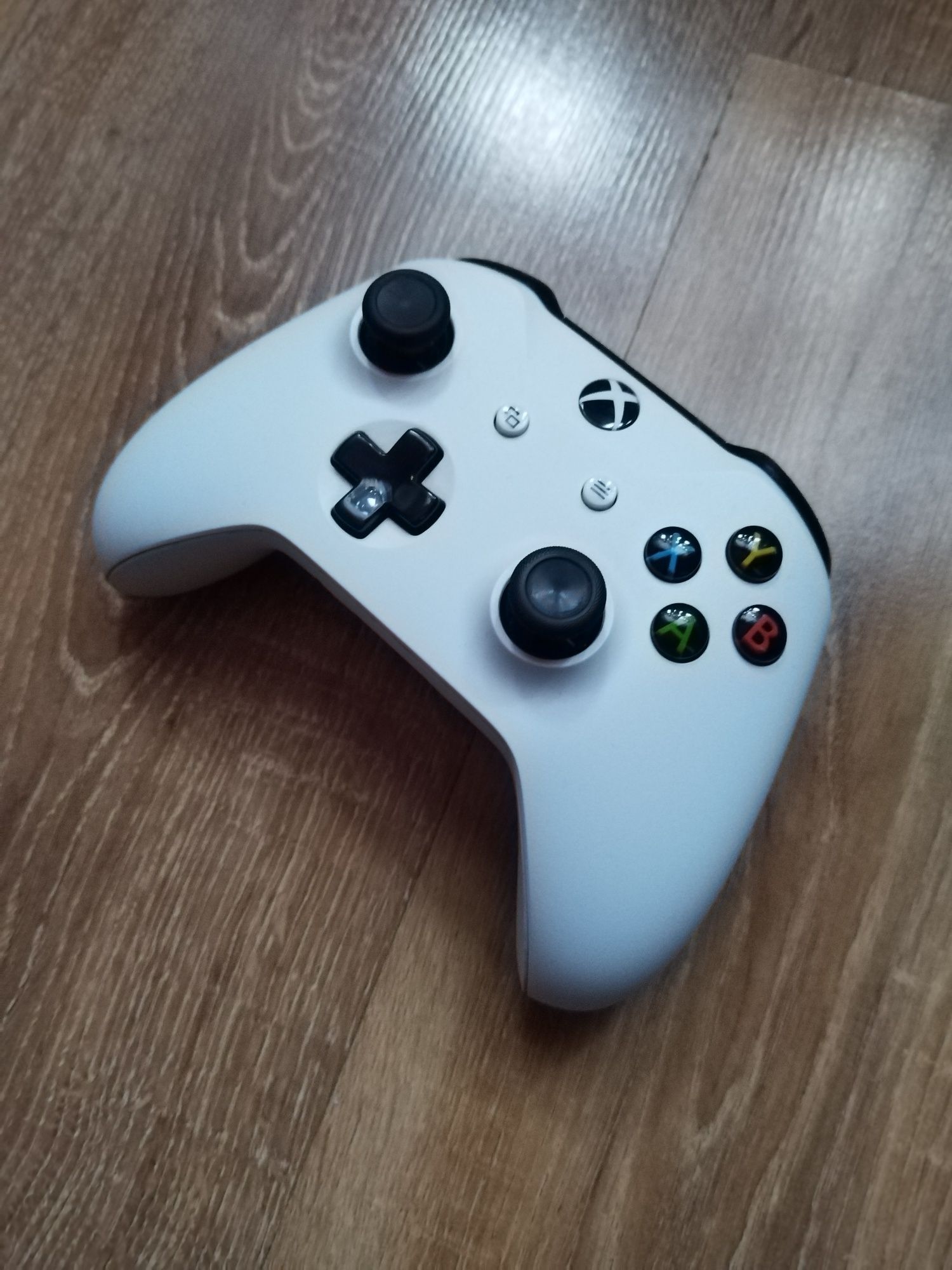 Xbox One S 1TB + 4 Gry + Oryginalne Pudełko