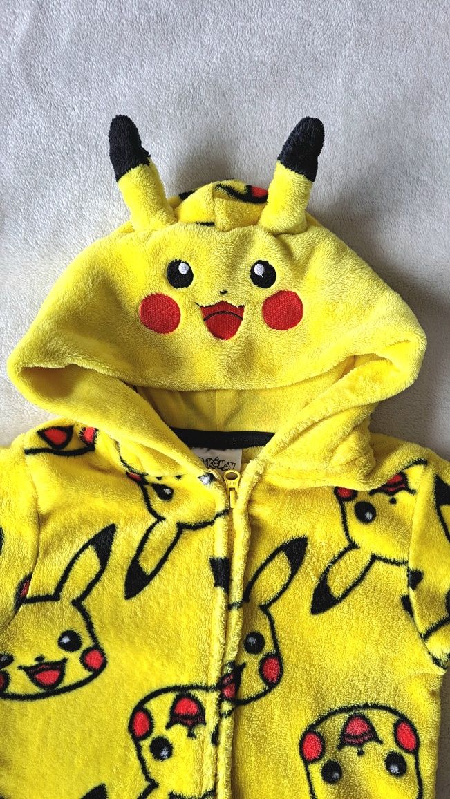 Kombinezon piżamka onesie Pikachu pokemon r.110/116