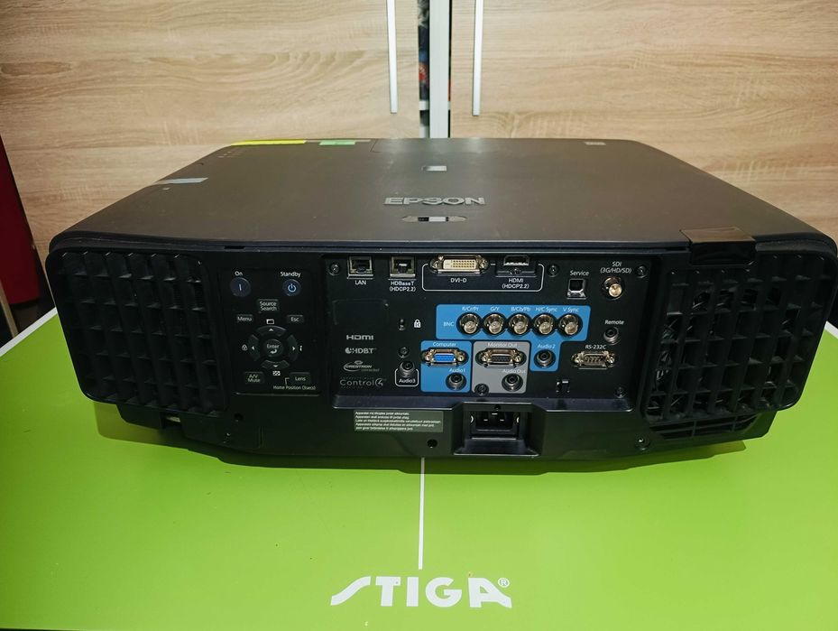 projektor Epson EB 1755U 15 000 lm różne obiektywy