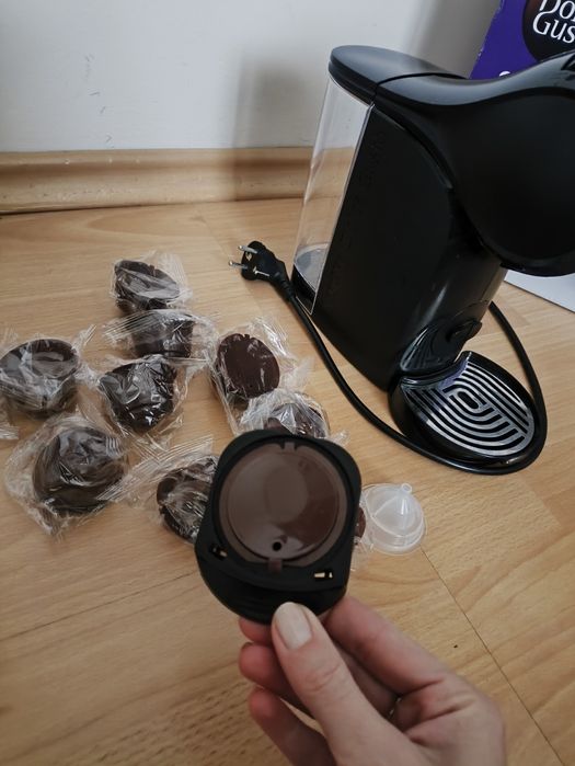 Ekspres na kapsułki DeLonghi Nescafé Dolce Gusto GenioS PLUS GWARANCJA