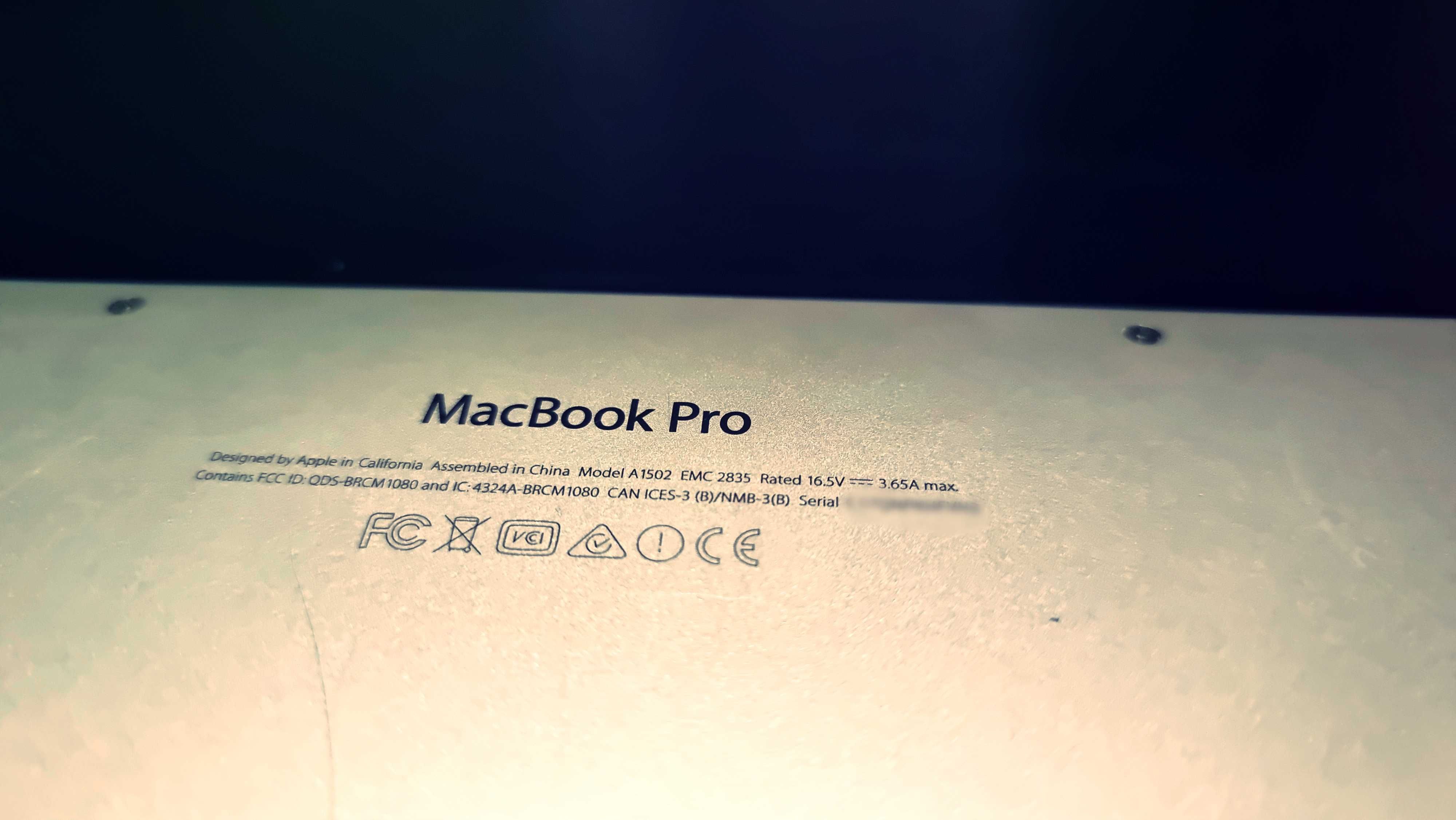 Apple MacBook Pro 13' - (Retina, 13-calowy, początek 2015 r.)