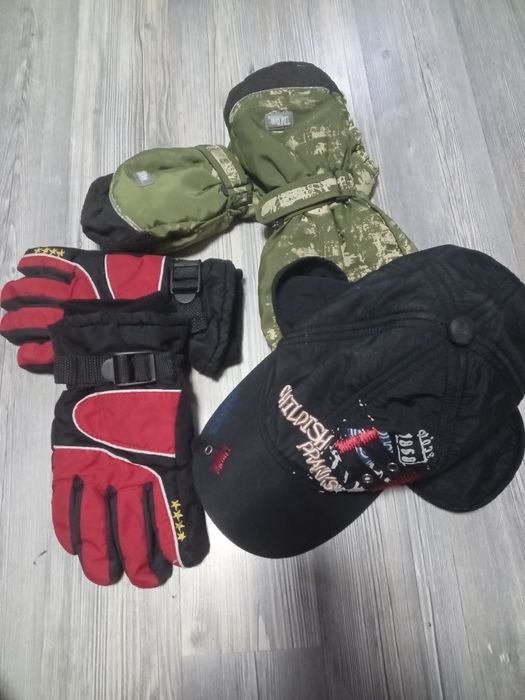 Детские перчатки,варежки,кепка,цена за все.