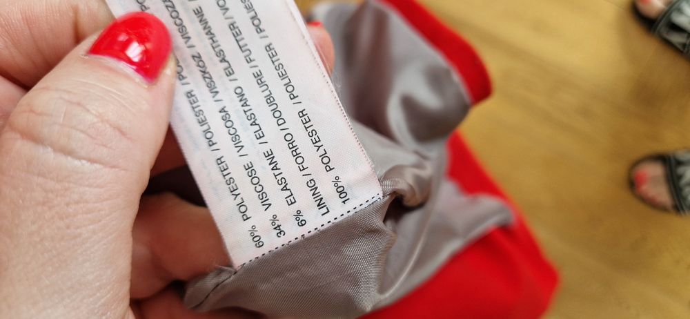 Czerwona taliowana marynarka Mango roz. M