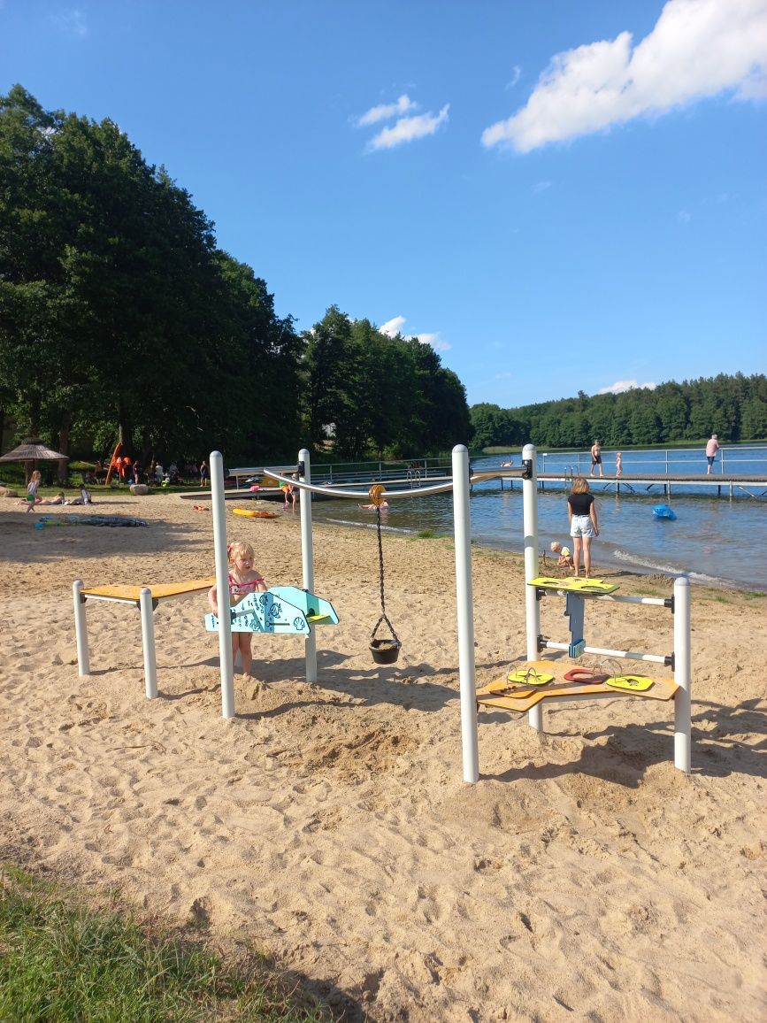 sierpień-wrzesień domek nad jeziorem  z basenem I balią z jacuzzi